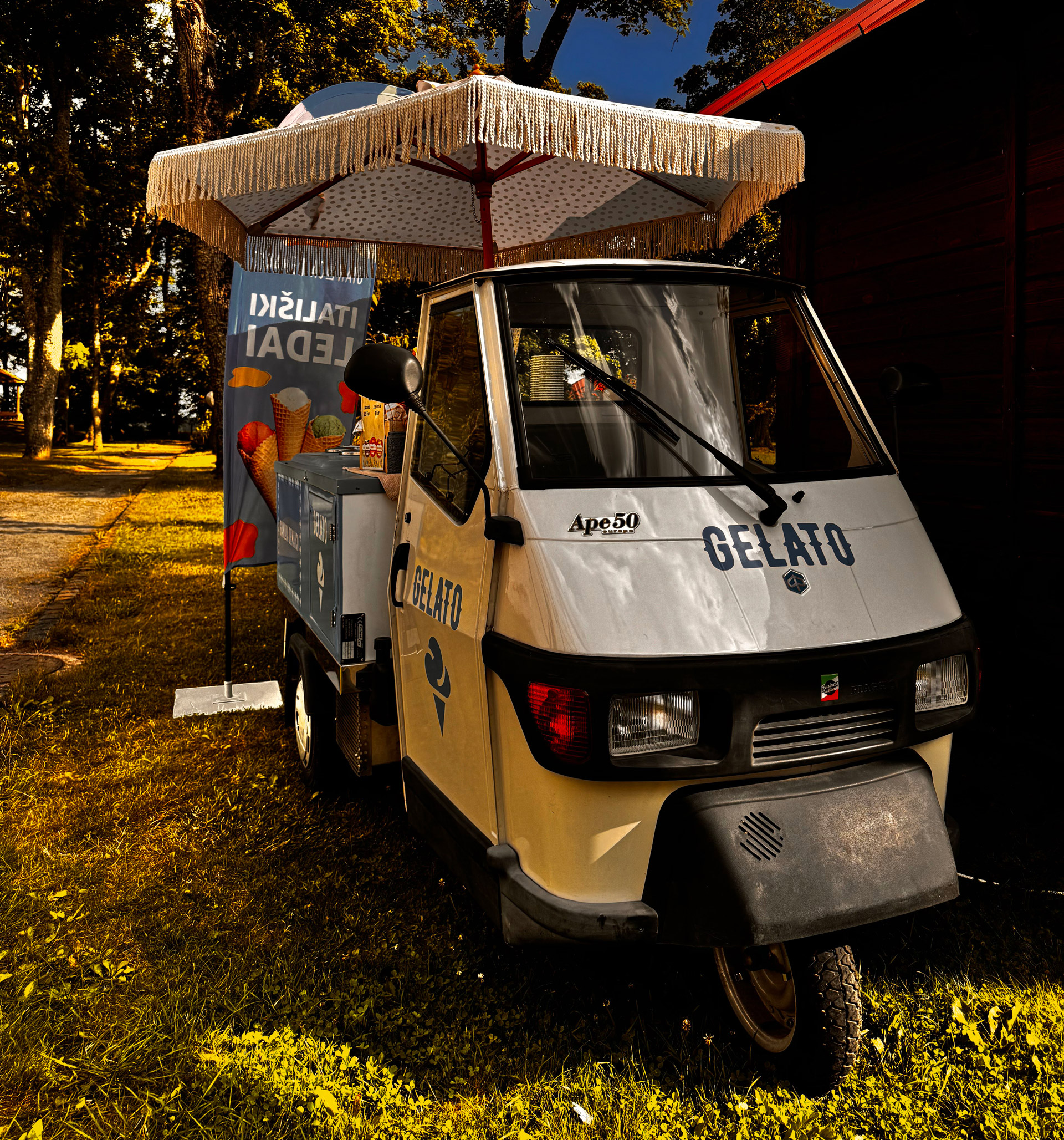 Piaggio Ape 50 gelato scooter front angle view — Gian Luca DeMarco branding